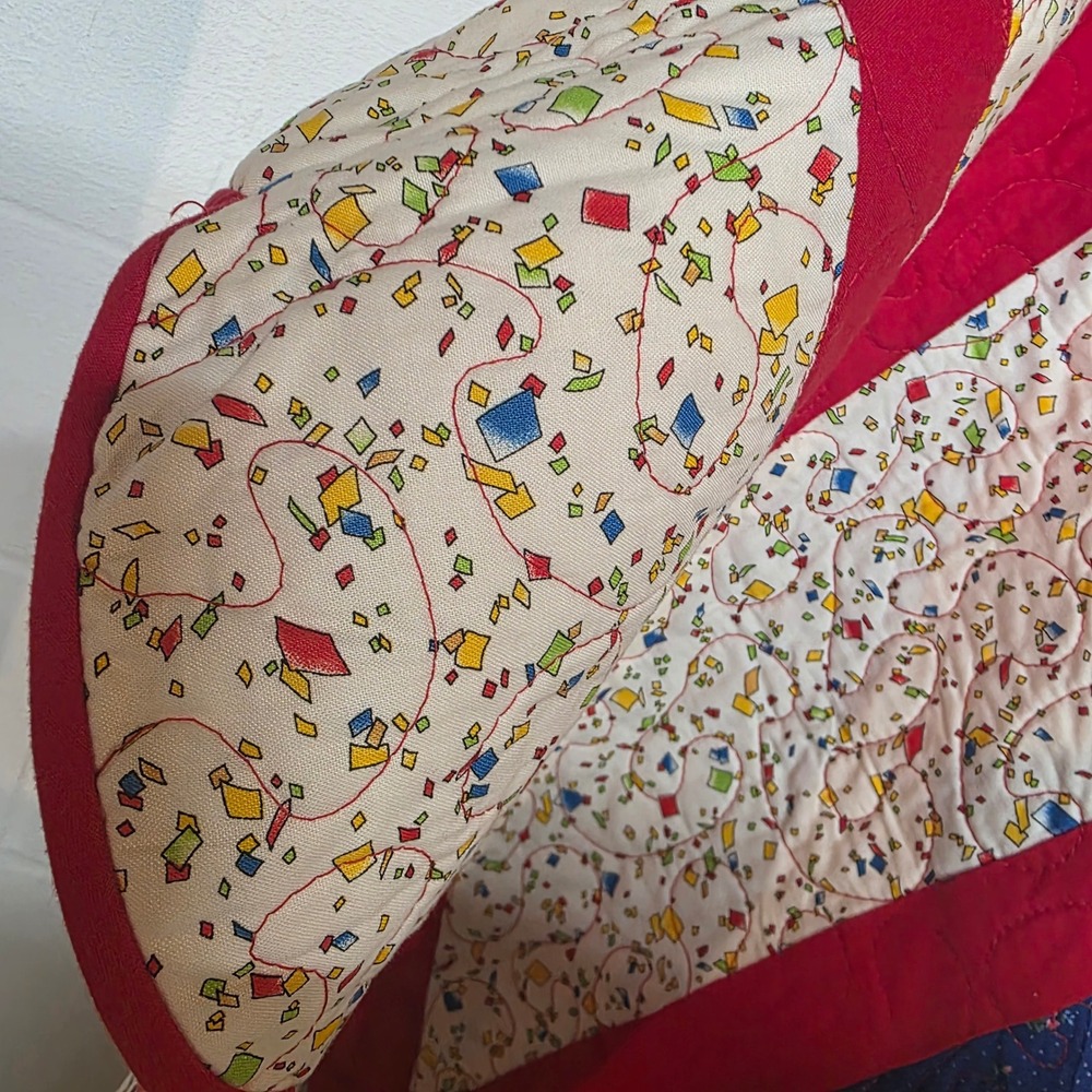 Vintage Style Patchwork Quilt Scalloped Edge Red Floral Confetti  Colorful 60x68 - Picture 3 of 9